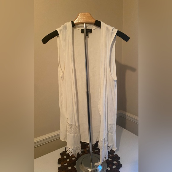 AB Studio White Bohemian Vest - Picture 1 of 2